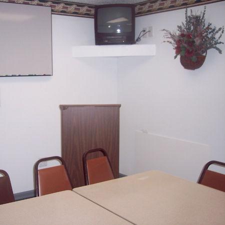 Spencer Inn & Suites المرافق الصورة