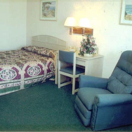 Spencer Inn & Suites الغرفة الصورة
