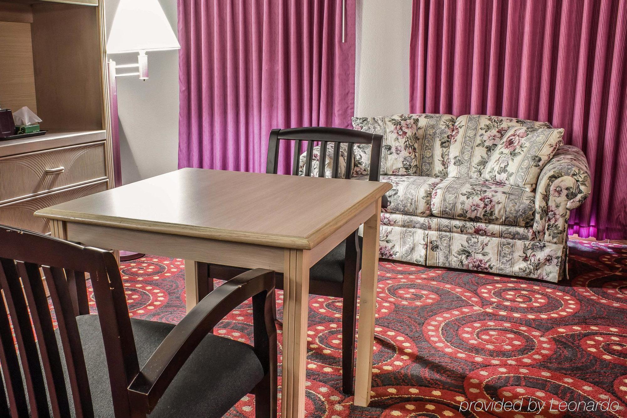 Spencer Inn & Suites المظهر الخارجي الصورة