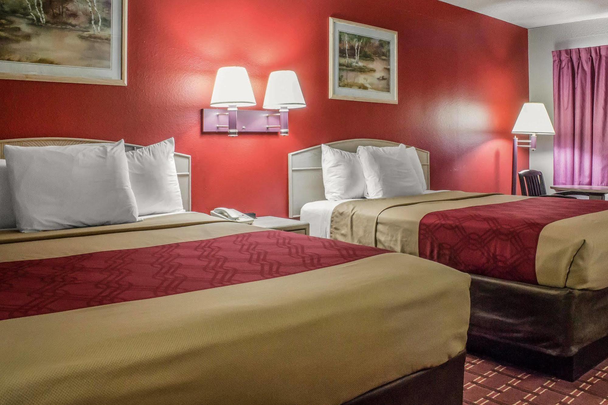Spencer Inn & Suites المظهر الخارجي الصورة