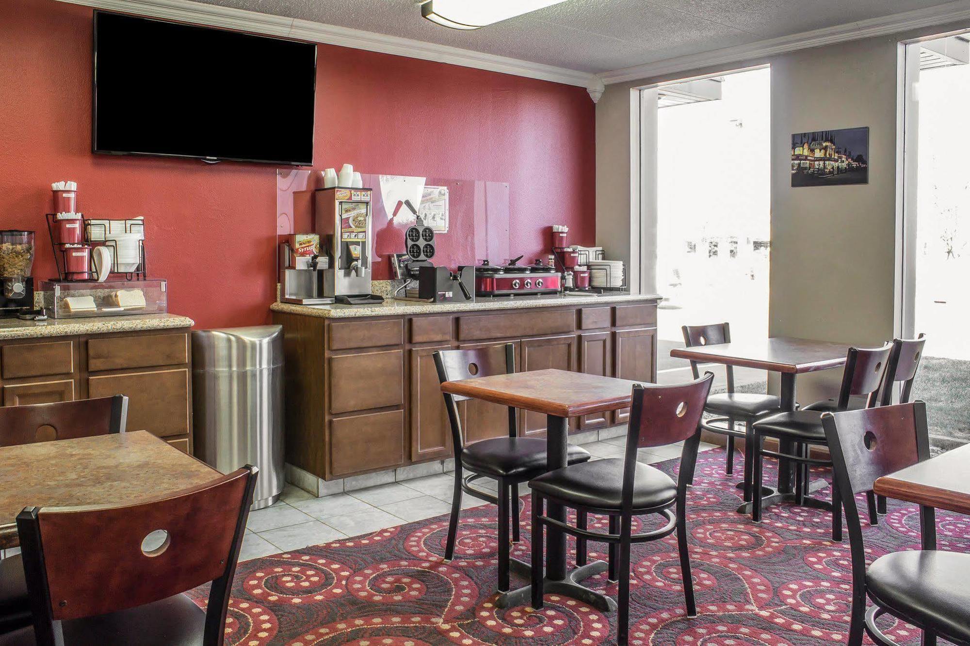 Spencer Inn & Suites المظهر الخارجي الصورة