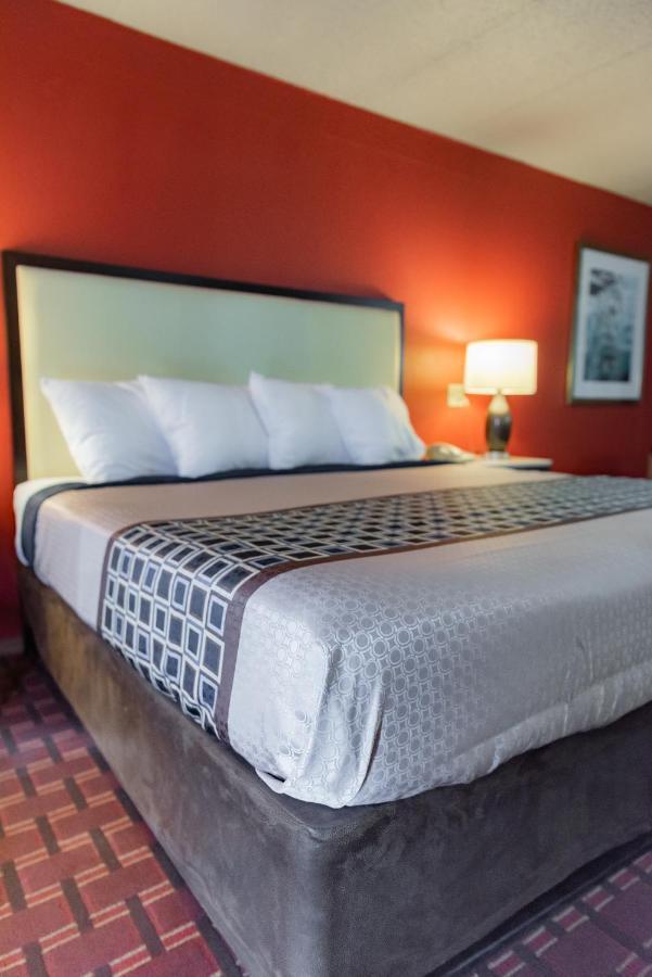 Spencer Inn & Suites المظهر الخارجي الصورة